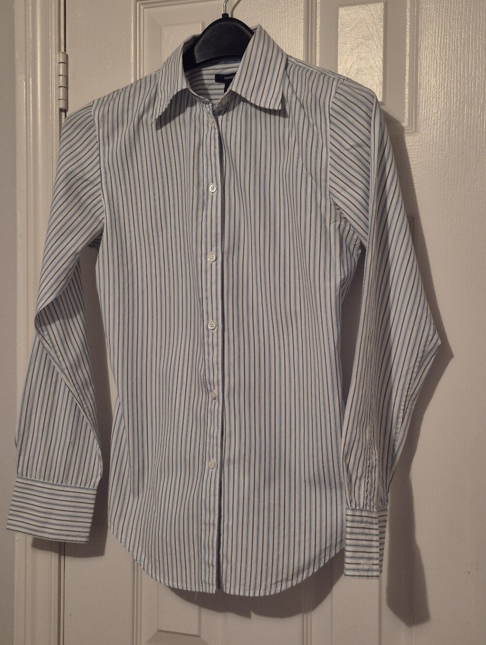 GAP Classic Women's White Button-Up Shirt with Blue Stripes